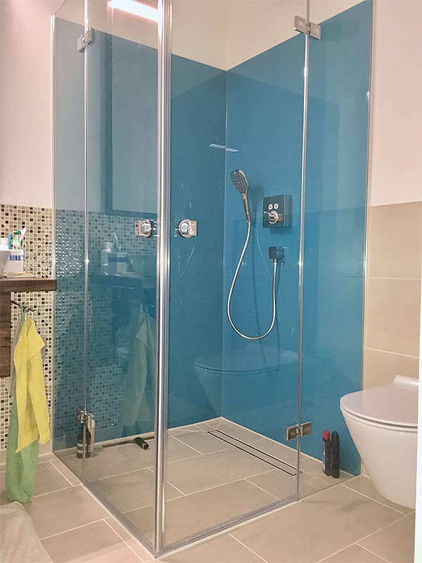danker-glaserei-in-neumuenster-foto-barrierefreie-dusche-mit-glasabtrennung