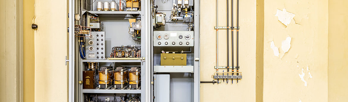 Elektrische Schaltanlage in einem Schrank